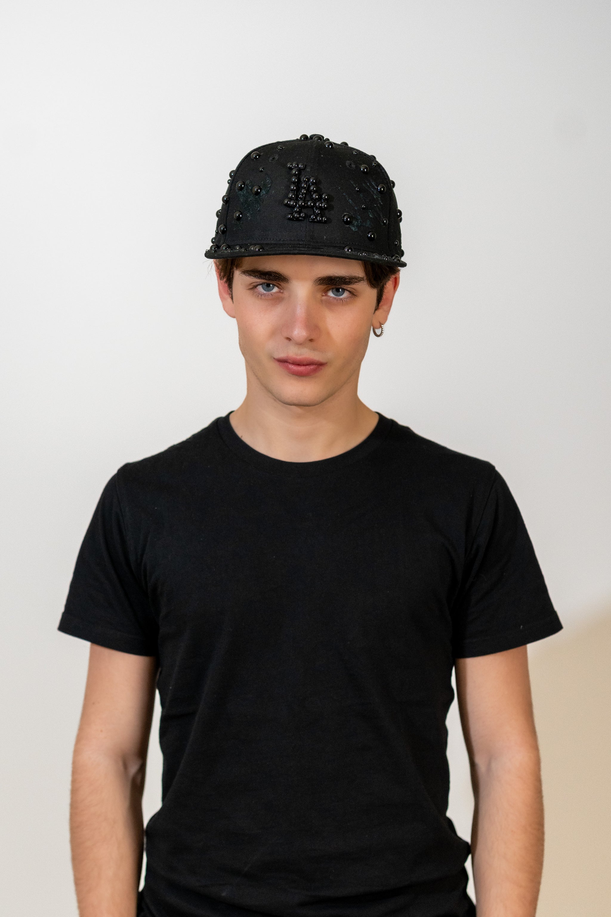 Snapback Cap Full Black LA Distressed Pearl