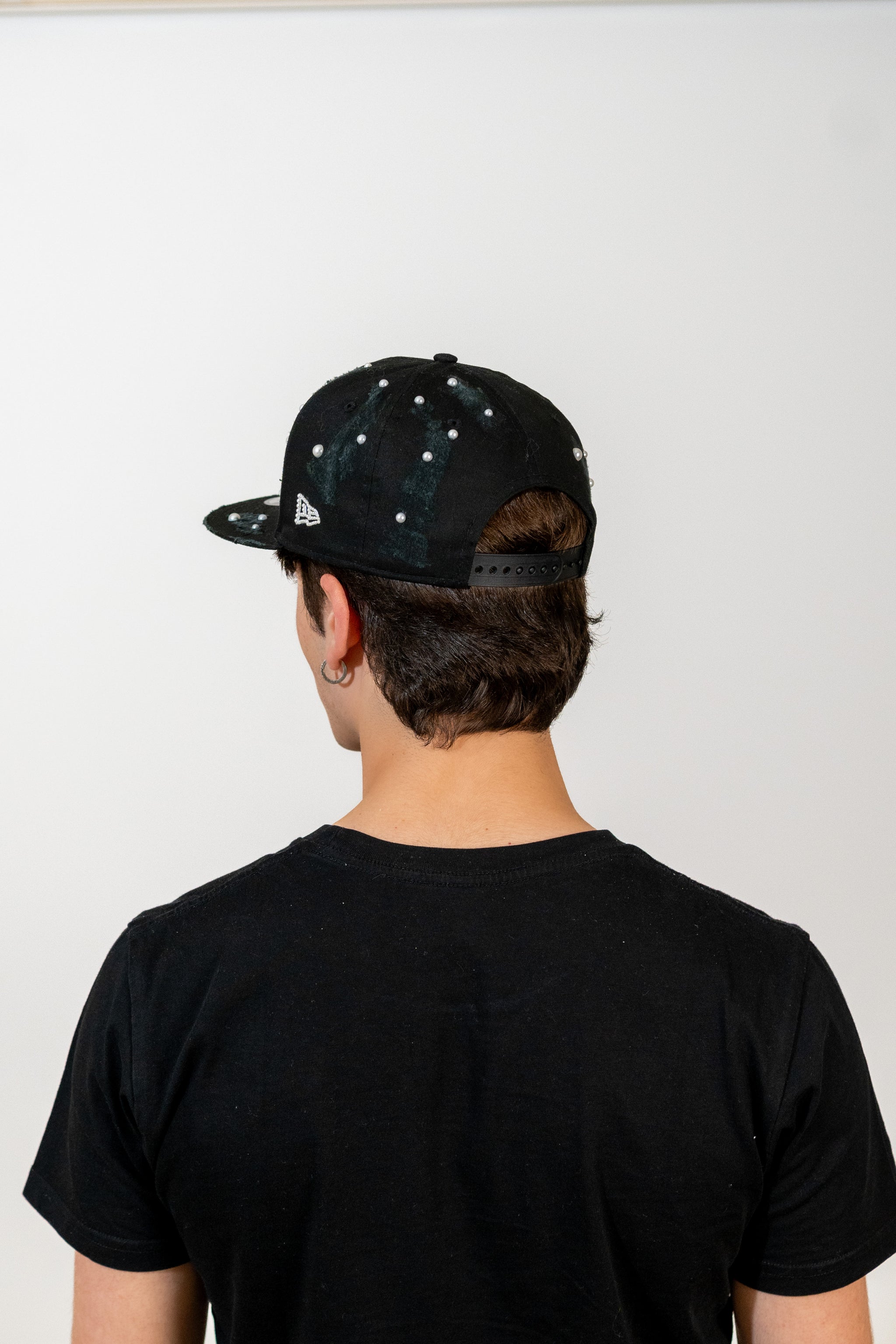 Snapback Cap Black New York Distressed Pearl