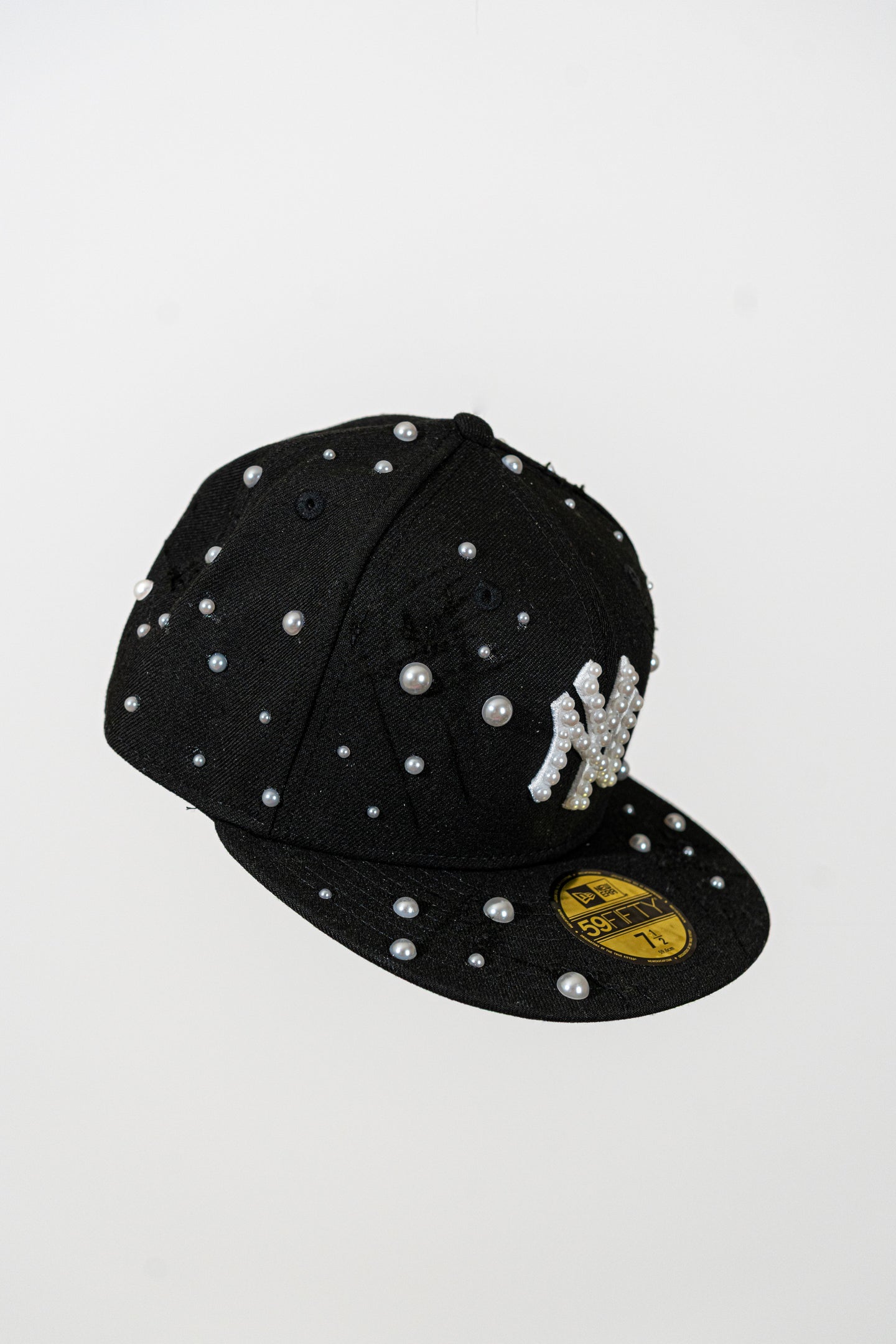 Snapback Cap Black New York Distressed Pearl