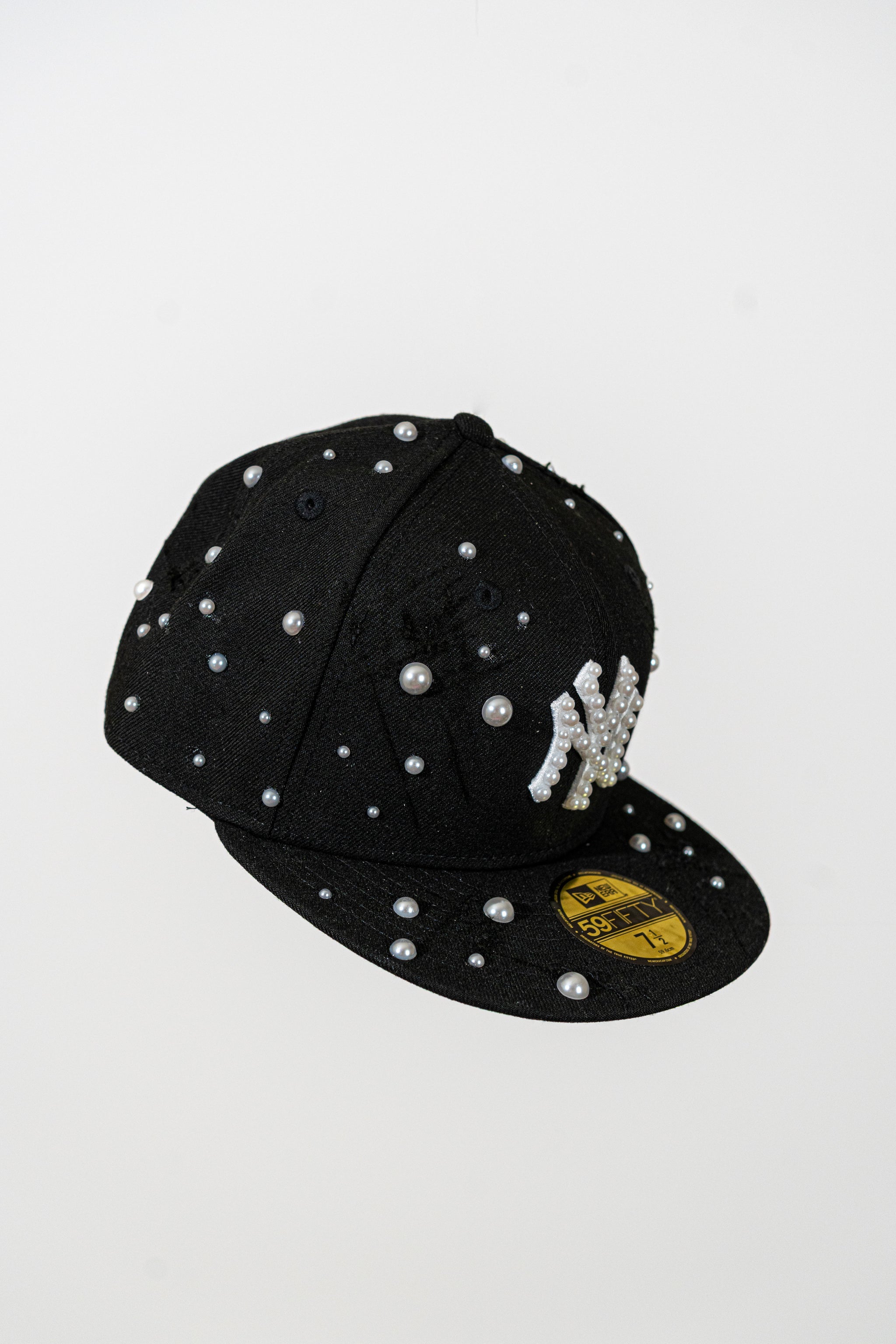 Snapback Cap Black New York Distressed Pearl
