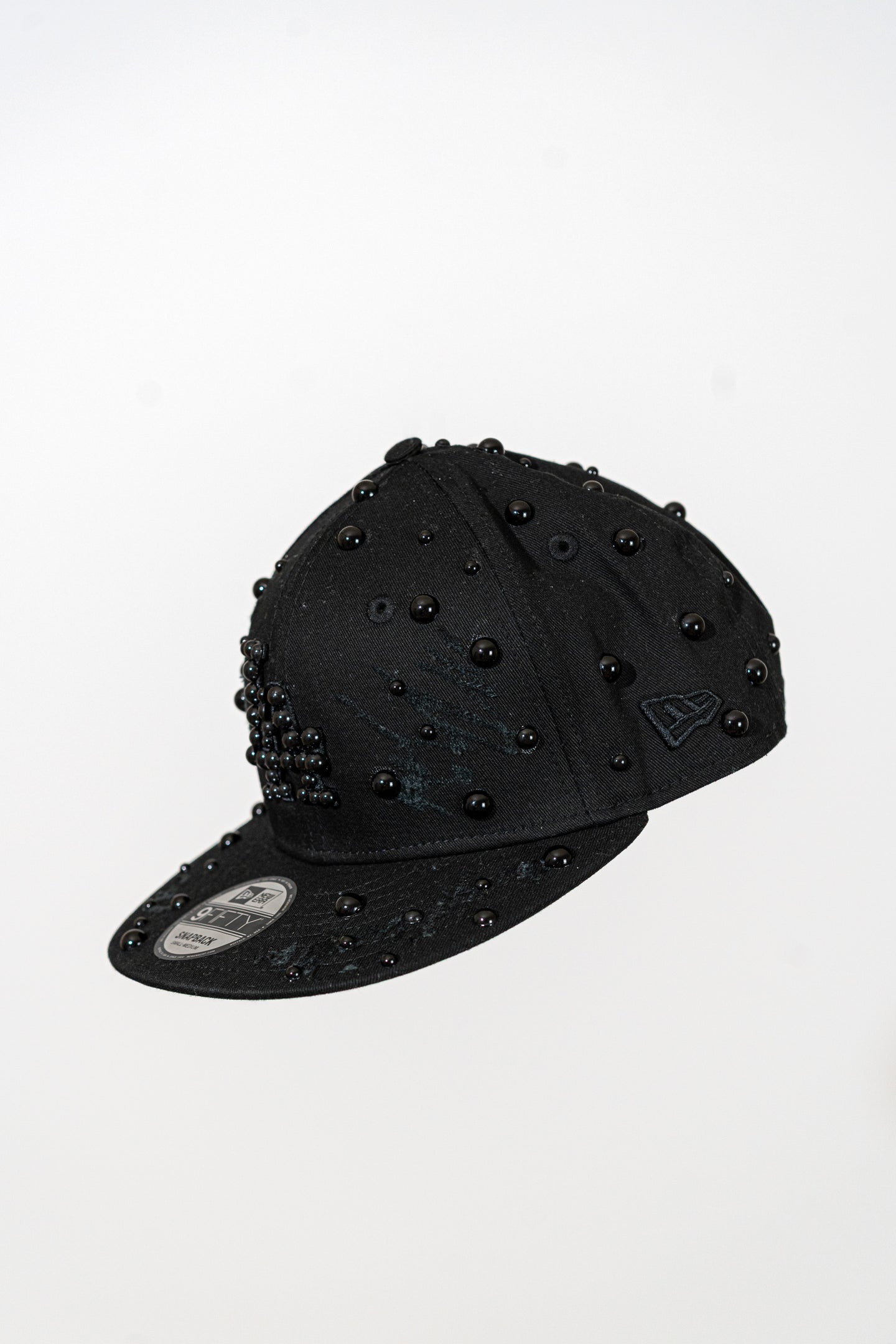 Snapback Cap Full Black LA Distressed Pearl