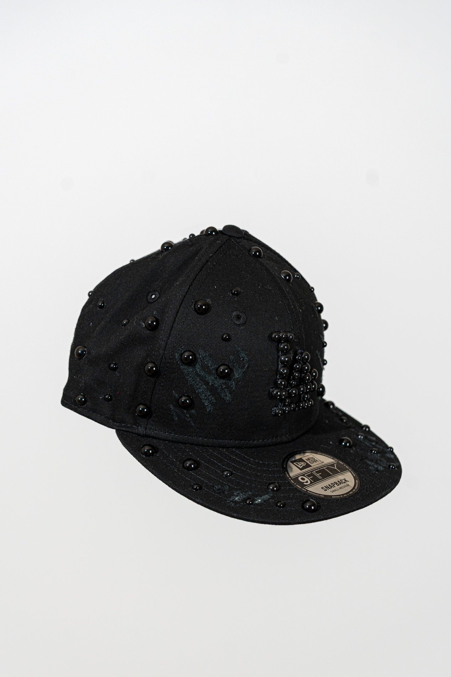 Snapback Cap Full Black LA Distressed Pearl